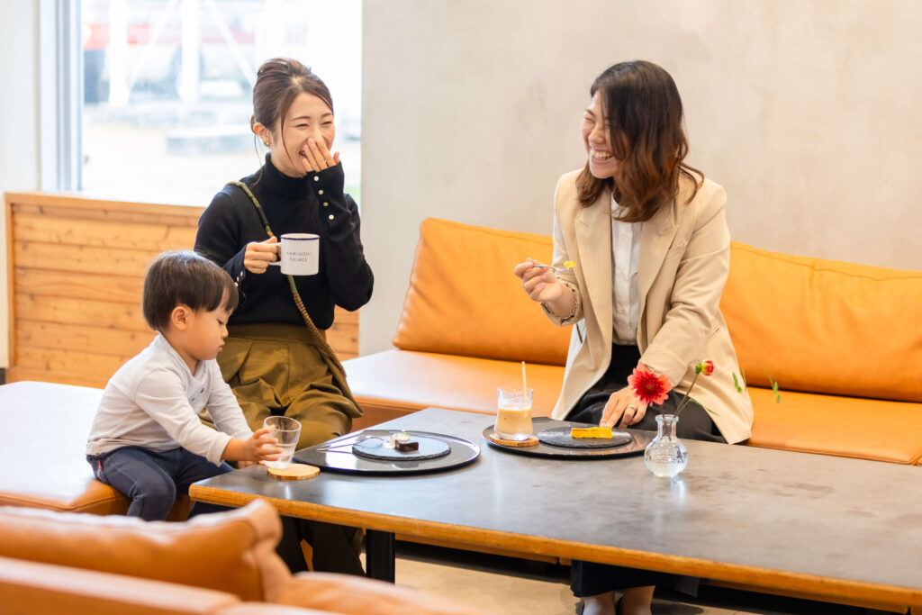 ジャーナリングで育児/家事/仕事を両立 子育てに疲れたら試してほしい書く瞑想 小保根亜美|Home